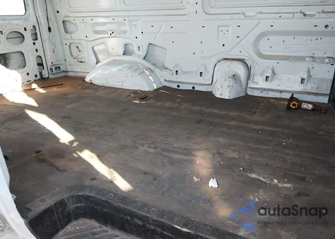 2011 Ford E-350 Super Duty Commercial z USA, uszkodzony, nr VIN 1FTSE3EL1BDA11972